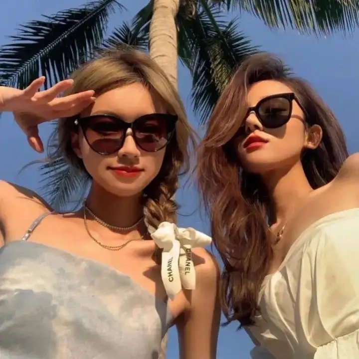 浪漫暴风圈海报